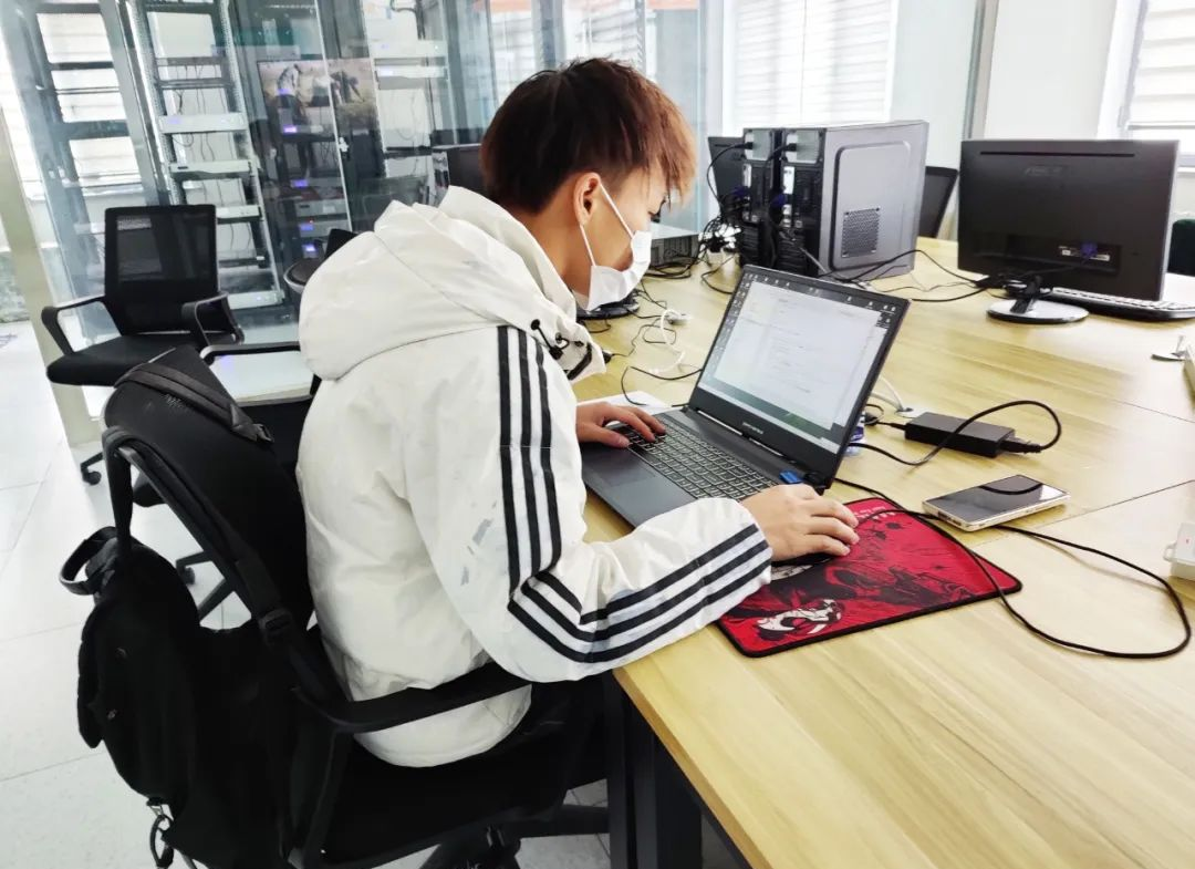 服务客户，维多利亚老品牌VIC人是认真的!